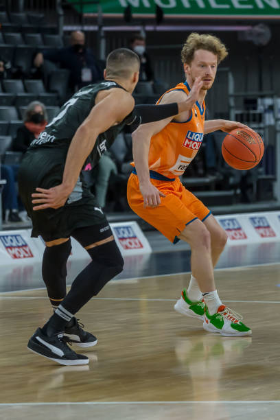 变幻莫测的 变幻莫测的