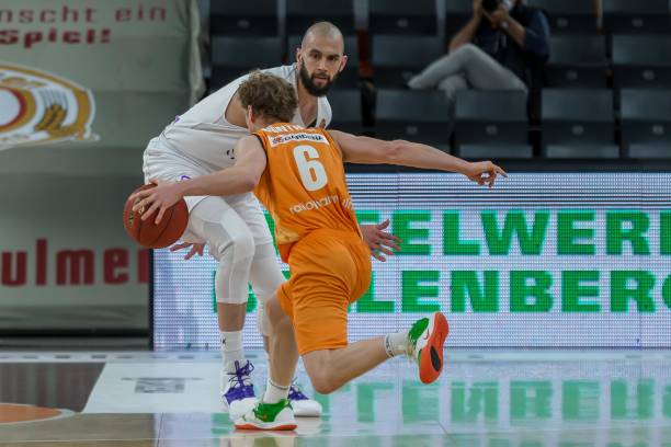 都以团队为 都以团队为